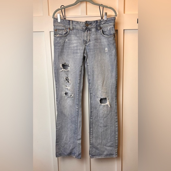 American Eagle Jeans Womens Size 10 Reg Slim Boot Distressed Light Wash Low Rise - Picture 1 of 10